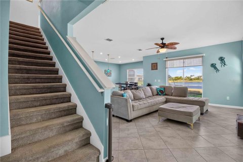 House in Parrish, Florida 4 bedrooms, 190.26 sq.m. № 2210536 - photo 6