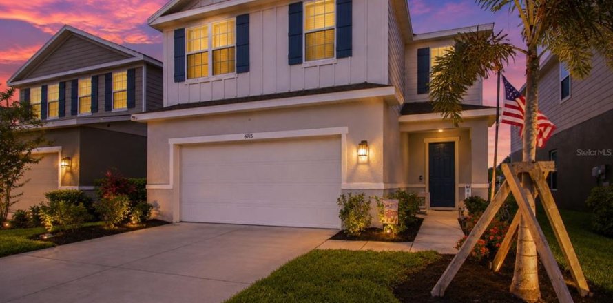 House in Parrish, Florida 4 bedrooms, 190.26 sq.m. № 2210536