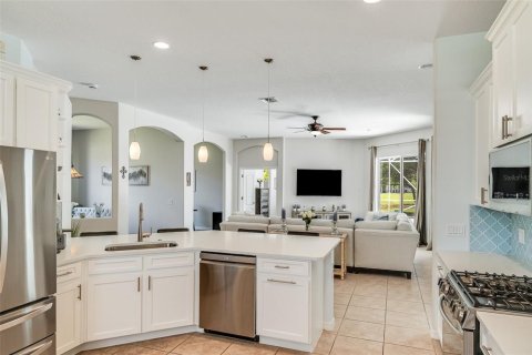 Villa ou maison à vendre à Palm Bay, Floride: 3 chambres, 224.08 m2 № 2140975 - photo 11