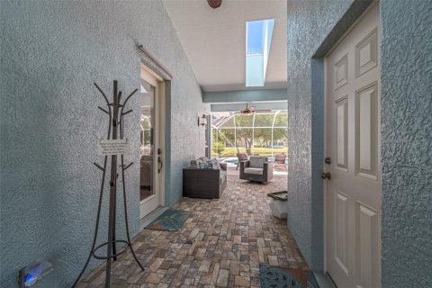 Villa ou maison à vendre à Palm Bay, Floride: 3 chambres, 224.08 m2 № 2140975 - photo 7