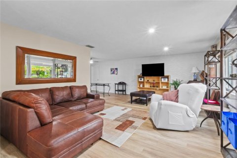 Villa ou maison à vendre à Sarasota, Floride: 3 chambres, 166.95 m2 № 2395683 - photo 4