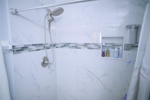 Купить виллу или дом в Миннеола, Флорида 5 комнат, 111.67м2, № 2129344 - фото 14