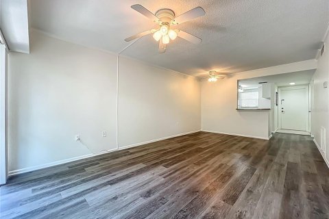 Condo in Orlando, Florida, 1 bedroom  № 1840242 - photo 17