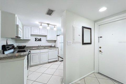 Condo in Orlando, Florida, 1 bedroom  № 1840242 - photo 9