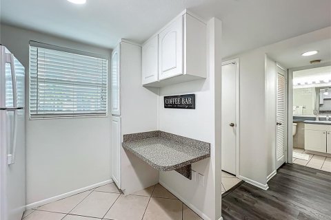 Condo in Orlando, Florida, 1 bedroom  № 1840242 - photo 12