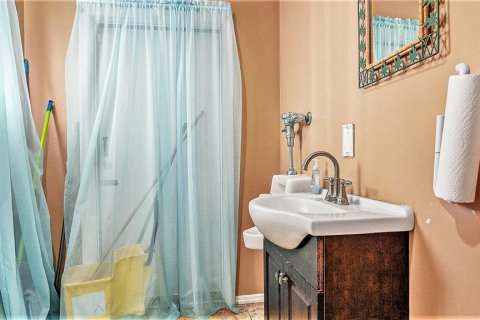 Commercial property in Tampa, Florida 182.37 sq.m. № 1448204 - photo 22