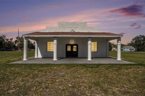 Commercial property in Tampa, Florida 182.37 sq.m. № 1448204 - photo 2