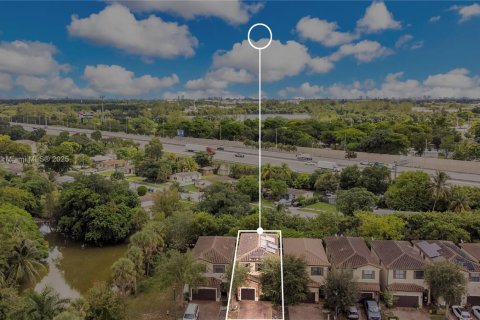 Casa en venta en Tamarac, Florida, 4 dormitorios, 206.99 m2 № 1946985 - foto 25