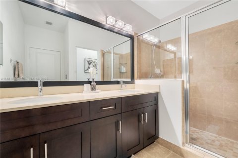 Casa en venta en Tamarac, Florida, 4 dormitorios, 206.99 m2 № 1946985 - foto 13