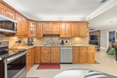 Condo in Coconut Creek, Florida, 2 bedrooms  № 1707391 - photo 8