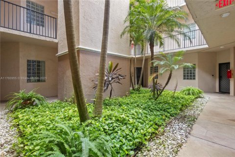 Condo in Coconut Creek, Florida, 2 bedrooms  № 1707391 - photo 18