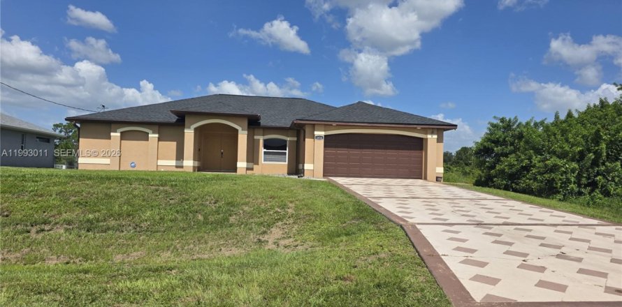 Casa en Lehigh Acres, Florida 3 dormitorios, 153.57 m2 № 2055518