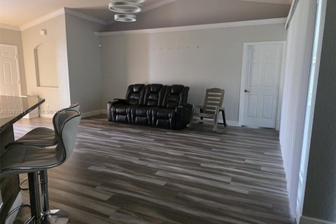 Casa en alquiler en Lehigh Acres, Florida, 3 dormitorios, 153.57 m2 № 2055518 - foto 25