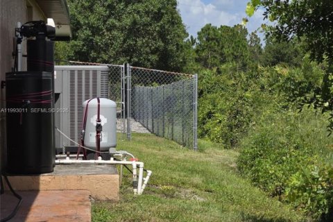 Casa en alquiler en Lehigh Acres, Florida, 3 dormitorios, 153.57 m2 № 2055518 - foto 6