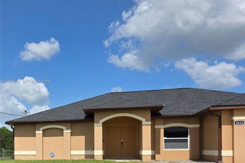 Casa en alquiler en Lehigh Acres, Florida, 3 dormitorios, 153.57 m2 № 2055518 - foto 2