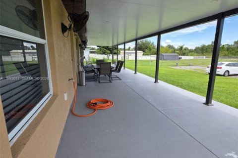 Casa en alquiler en Lehigh Acres, Florida, 3 dormitorios, 153.57 m2 № 2055518 - foto 21