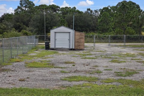 Casa en alquiler en Lehigh Acres, Florida, 3 dormitorios, 153.57 m2 № 2055518 - foto 12