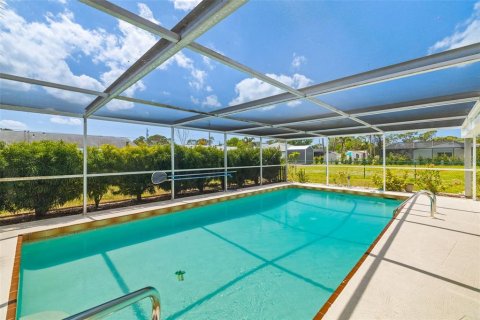 House in Englewood, Florida 3 bedrooms, 151.24 sq.m. № 1613236 - photo 21