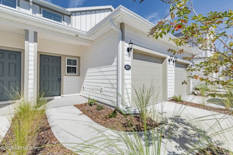 Villa ou maison à louer à Jacksonville, Floride: 2 chambres, 108.23 m2 № 774872 - photo 1