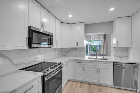 Villa ou maison à vendre à Margate, Floride: 4 chambres, 135.45 m2 № 1963118 - photo 9