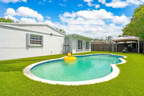 Villa ou maison à vendre à Margate, Floride: 4 chambres, 135.45 m2 № 1963118 - photo 27