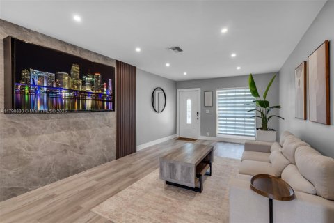 Villa ou maison à vendre à Margate, Floride: 4 chambres, 135.45 m2 № 1963118 - photo 5