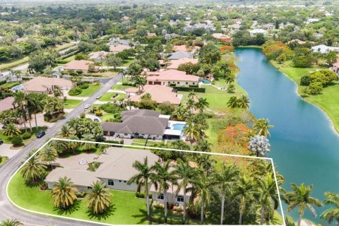 House in Davie, Florida 4 bedrooms, 414.25 sq.m. № 1225948 - photo 1