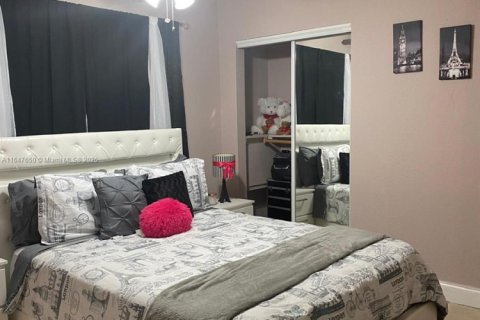Condominio en venta en Opa-locka, Florida, 1 dormitorio, 56.48 m2 № 2089052 - foto 11