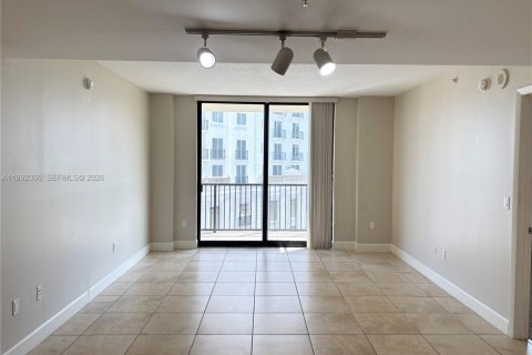 Condo in Coral Gables, Florida, 2 bedrooms  № 2062932 - photo 2