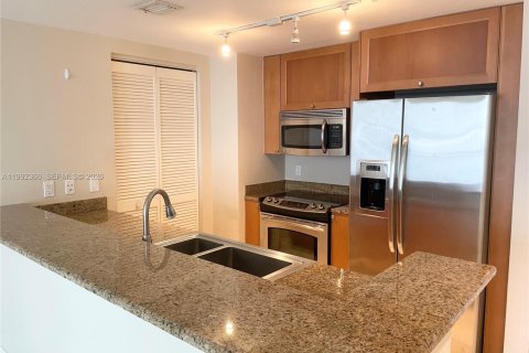 Condo in Coral Gables, Florida, 2 bedrooms  № 2062932 - photo 6