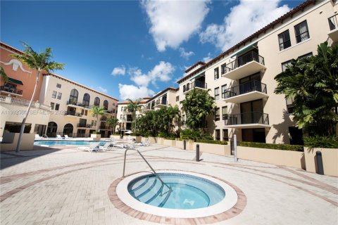 Condo in Coral Gables, Florida, 2 bedrooms  № 2062932 - photo 17