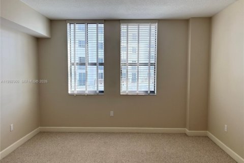 Condo in Coral Gables, Florida, 2 bedrooms  № 2062932 - photo 7