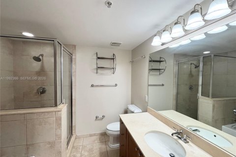 Condo in Coral Gables, Florida, 2 bedrooms  № 2062932 - photo 9