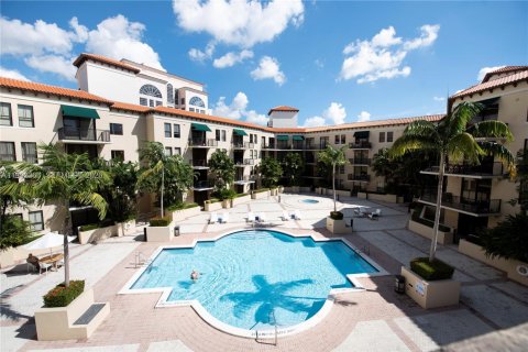 Condo in Coral Gables, Florida, 2 bedrooms  № 2062932 - photo 16