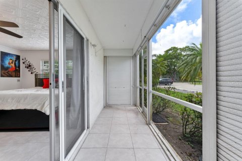 Condo in Deerfield Beach, Florida, 1 bedroom № 2183019 - photo 19