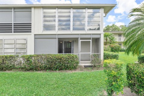 Condo in Deerfield Beach, Florida, 1 bedroom № 2183019 - photo 22