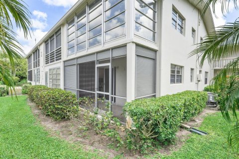 Condo in Deerfield Beach, Florida, 1 bedroom № 2183019 - photo 21