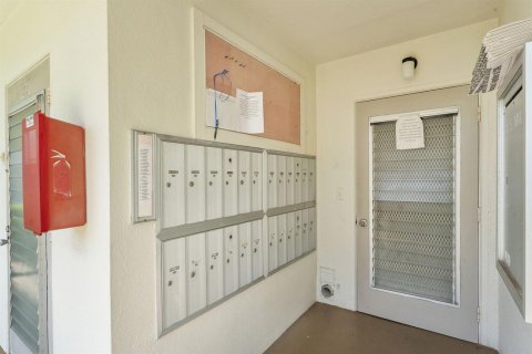 Condo in Deerfield Beach, Florida, 1 bedroom № 2183019 - photo 27