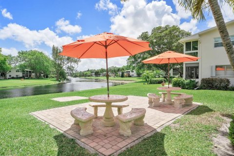 Condo in Deerfield Beach, Florida, 1 bedroom № 2183019 - photo 26