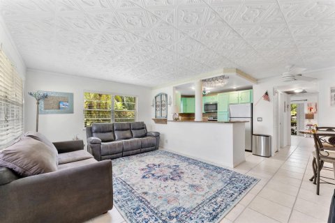 Condo in Deerfield Beach, Florida, 1 bedroom № 2183019 - photo 2