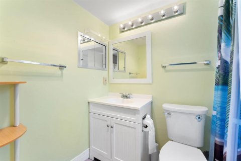 Condo in Deerfield Beach, Florida, 1 bedroom № 2183019 - photo 15