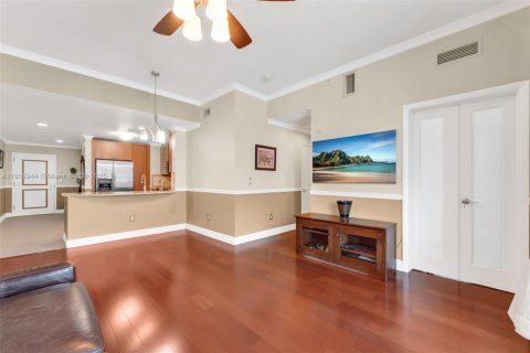 Condo in Hallandale Beach, Florida, 2 bedrooms  № 1970597 - photo 6