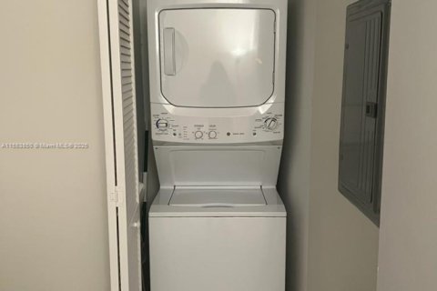 Снять в аренду кондоминиум в Майами, Флорида 1 спальня, 65.96м2, № 2034272 - фото 17