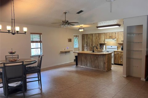 Villa ou maison à vendre à St. Lucie, Floride: 2 chambres, 117.34 m2 № 2239282 - photo 9