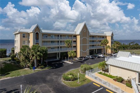 Condo in Punta Gorda, Florida, 3 bedrooms  № 2093729 - photo 4