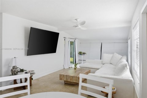 Купить виллу или дом в Маргит, Флорида 2 спальни, 89.09м2, № 2027971 - фото 8