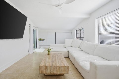 Купить виллу или дом в Маргит, Флорида 2 спальни, 89.09м2, № 2027971 - фото 3