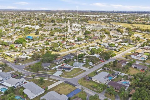 Купить виллу или дом в Маргит, Флорида 2 спальни, 89.09м2, № 2027971 - фото 30