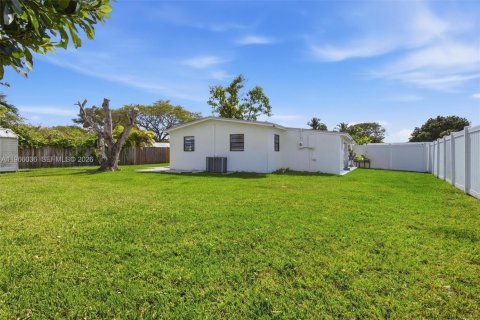 Купить виллу или дом в Маргит, Флорида 2 спальни, 89.09м2, № 2027971 - фото 21