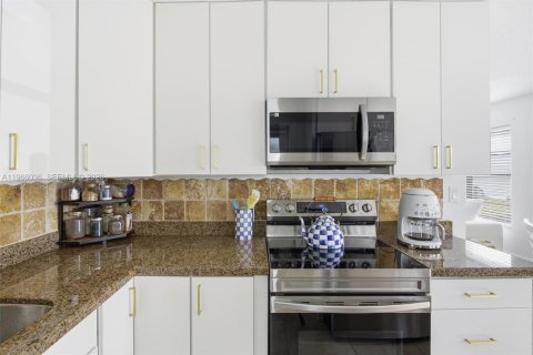 Купить виллу или дом в Маргит, Флорида 2 спальни, 89.09м2, № 2027971 - фото 11